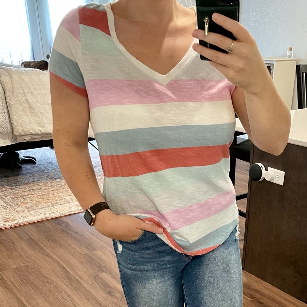 Torrid V neck Tshirt Sz 00